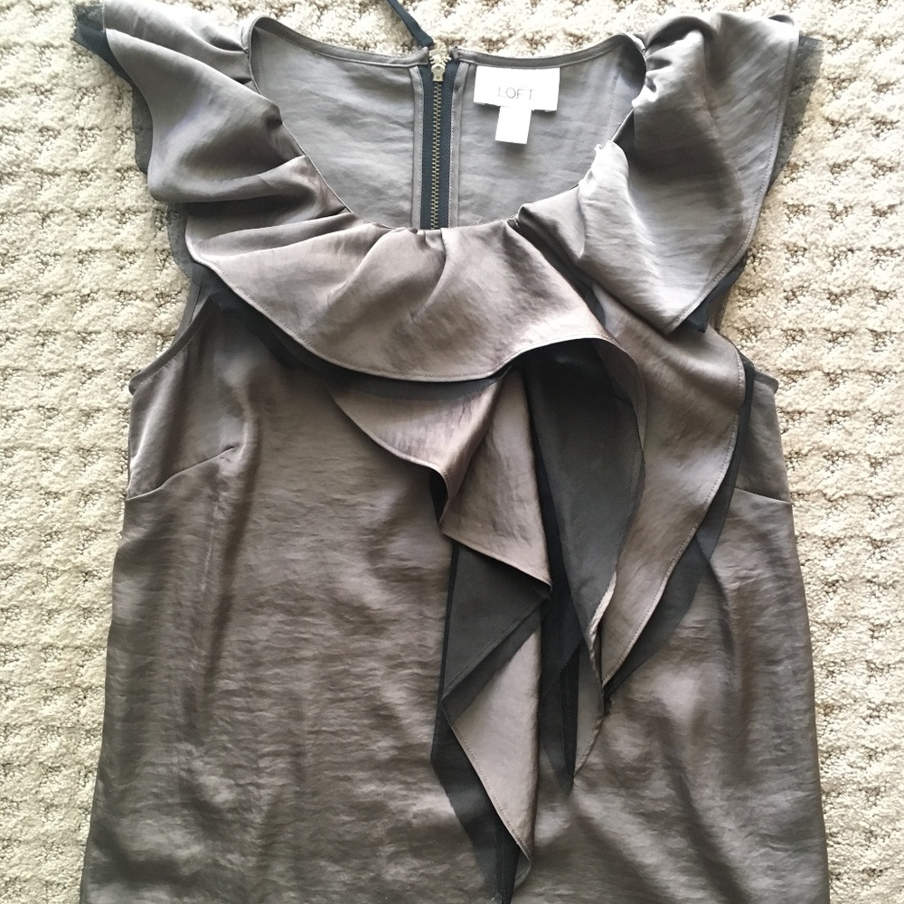 Ann Taylor LOFT ruffled Top - brown/black - XS